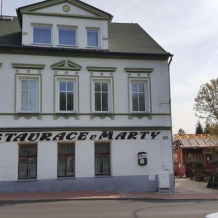 ホテルRestaurace U Marty Dubí エクステリア 写真
