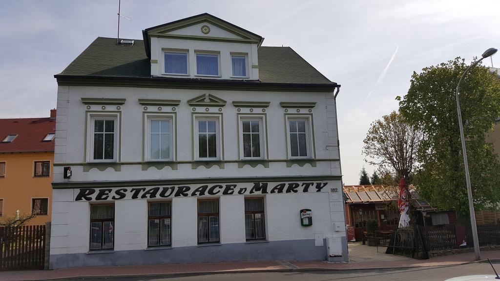 ホテルRestaurace U Marty Dubí エクステリア 写真